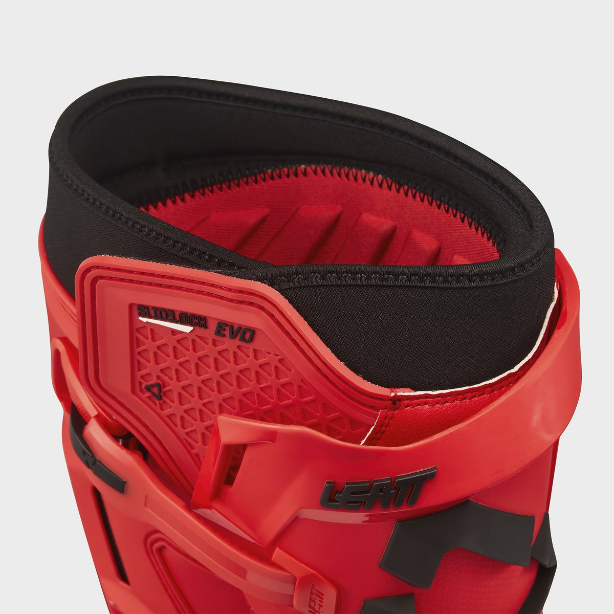 Moto 4.5 Evo Boots Q6